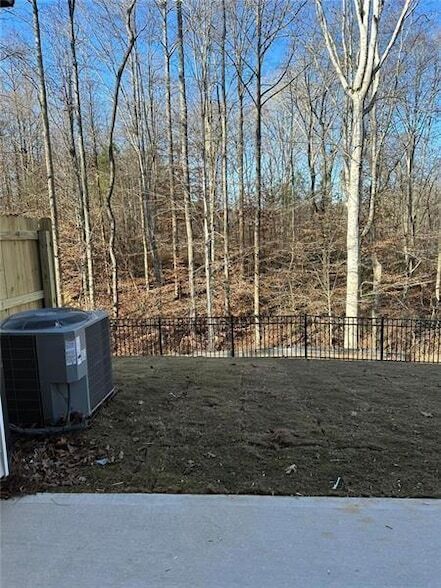 Building Photo - 17 Beech Ln N