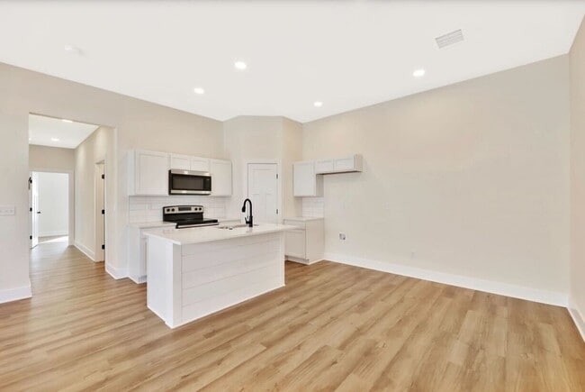 Building Photo - 17005 W Kashmir St