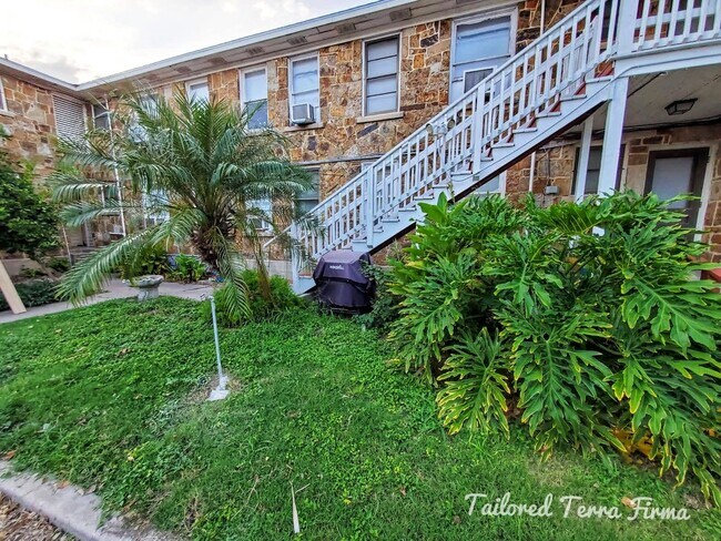 BBQ & Picnic Area - 909 Ohio Ave