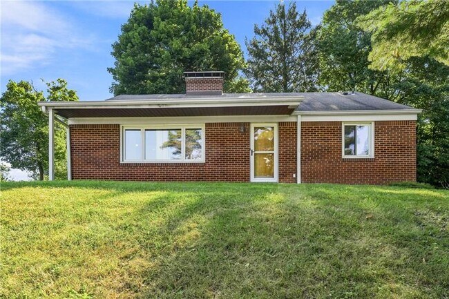 Building Photo - 359 Dorseyville Rd