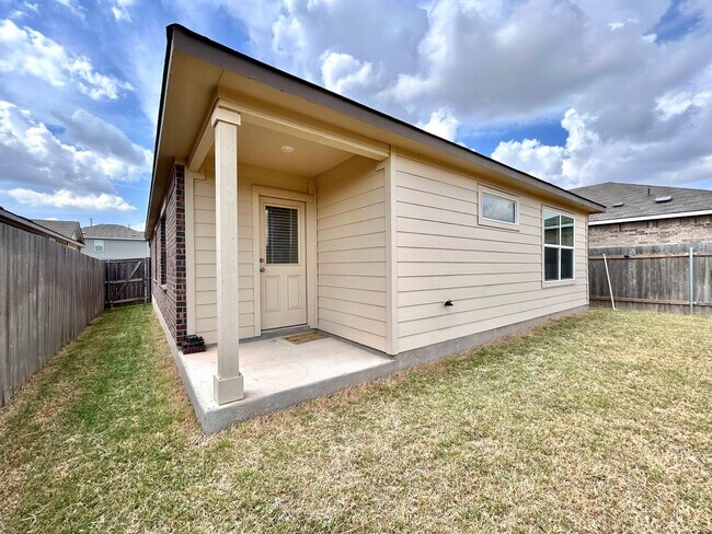 Building Photo - 3 BR / 2 BA Home for Rent in Hutto