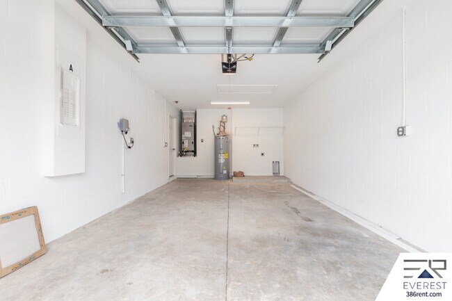 Building Photo - 34 Rosepetal Ln