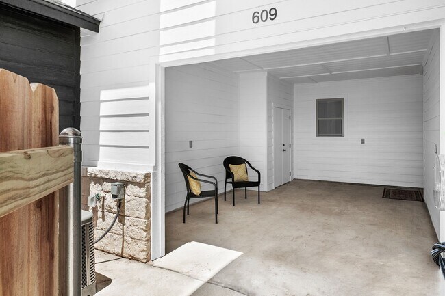 Building Photo - 709 Meiomi Dr