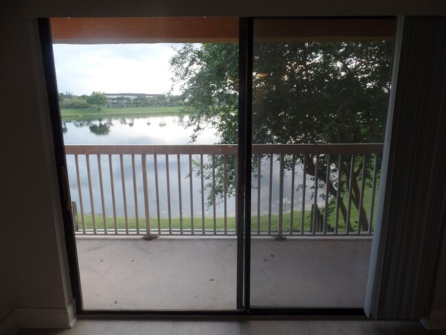 Building Photo - 5200 NW 31st Ave