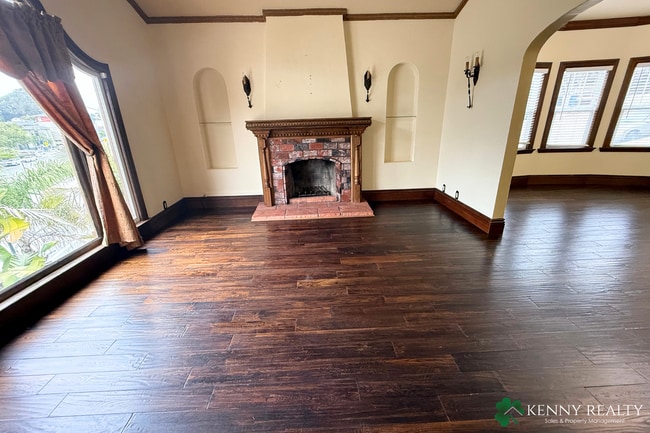 Building Photo - Charming Victorian 3 Bedroom Home in Colma
