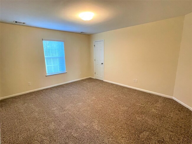 Building Photo - 81 Roseberry Cir