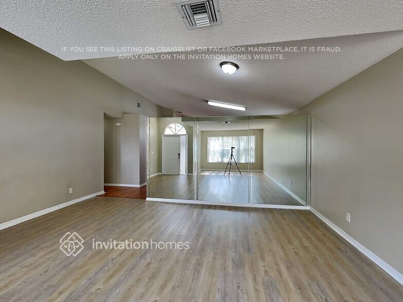 Building Photo - 2833 SW 183rd Ave