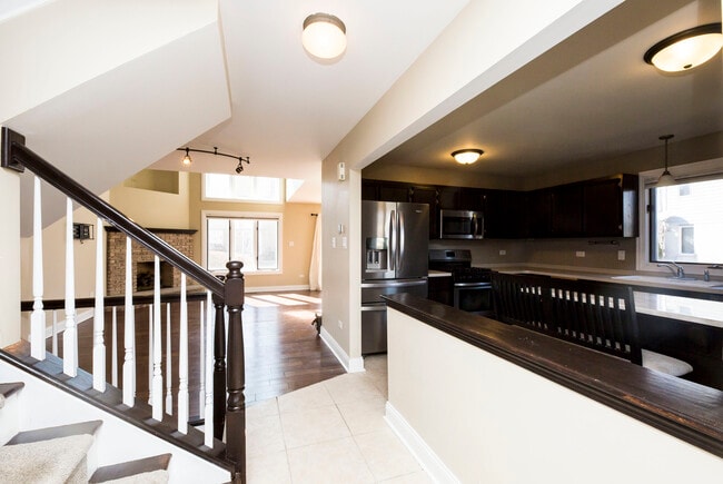 Building Photo - 8444 Dunmore Dr