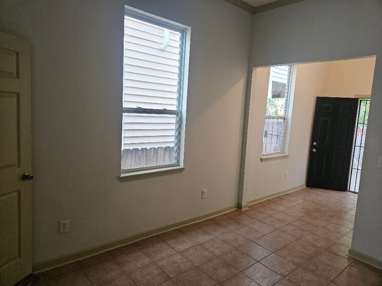 Building Photo - 3119 Toulouse St