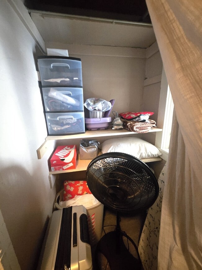 Building Photo - 205 Cheyenne Ave