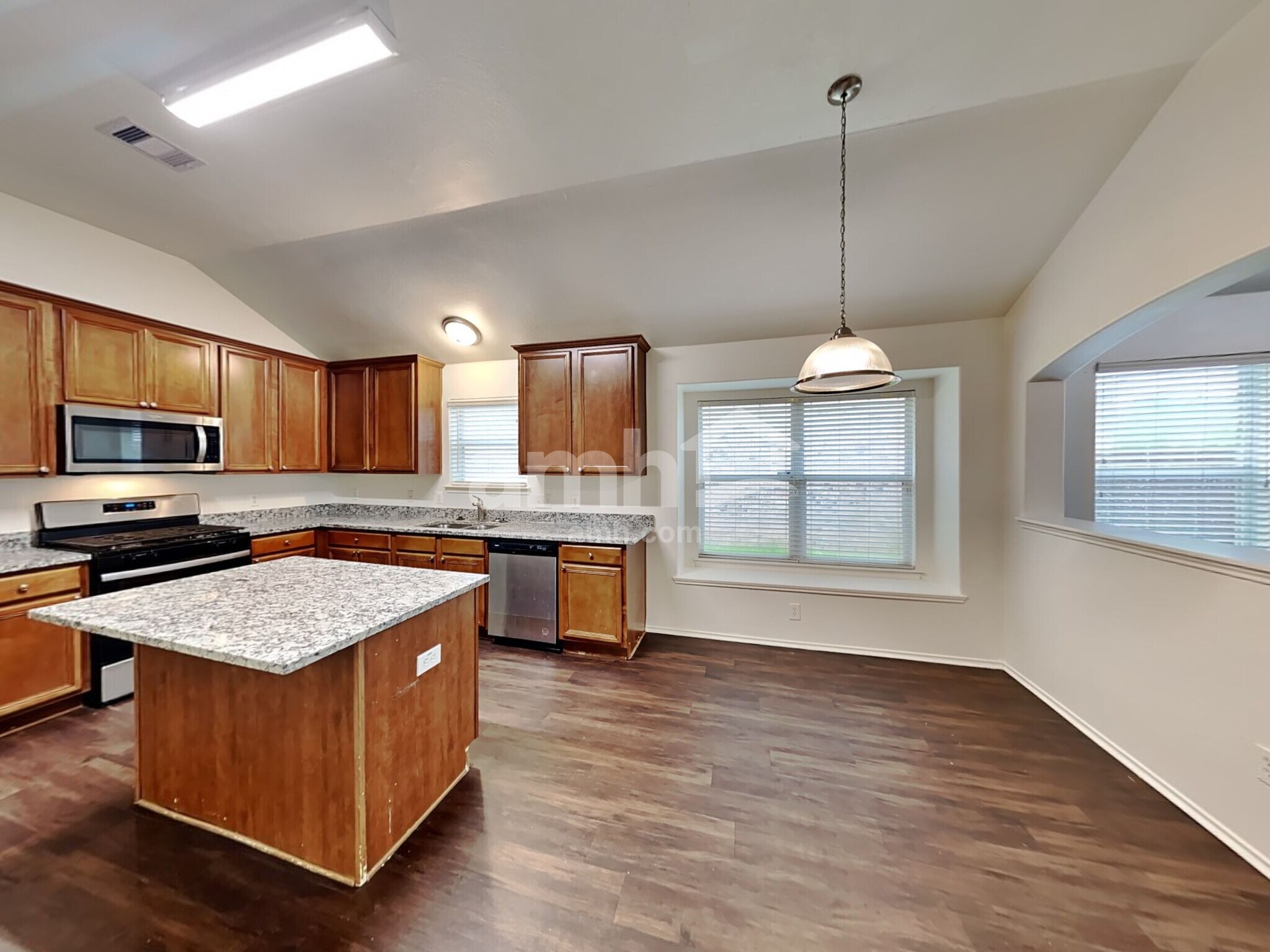 Building Photo - 7702 Summer Dale Dr