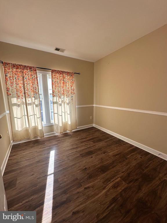 Building Photo - 9430 Dunraven St