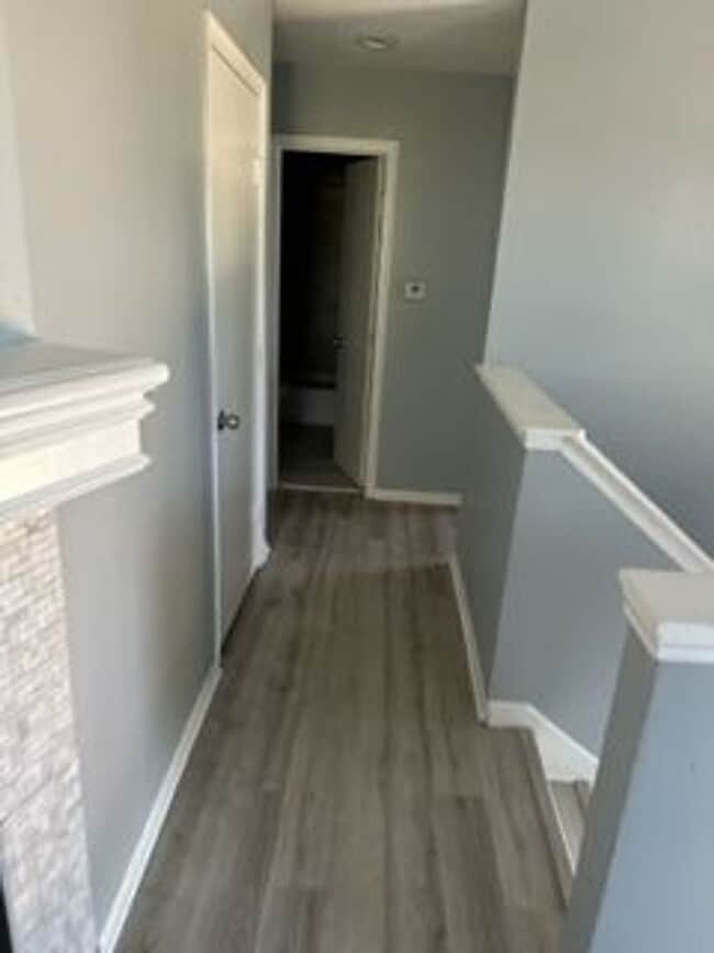 Building Photo - Beautiful 3 Bedroom 2 Bath Duplex!