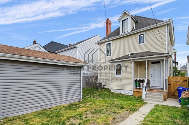 Building Photo - 463 S 22nd St