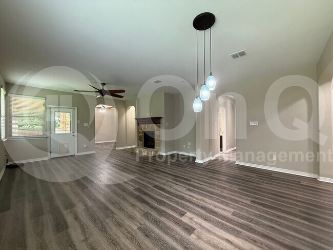 Building Photo - 606 Corbin Dr