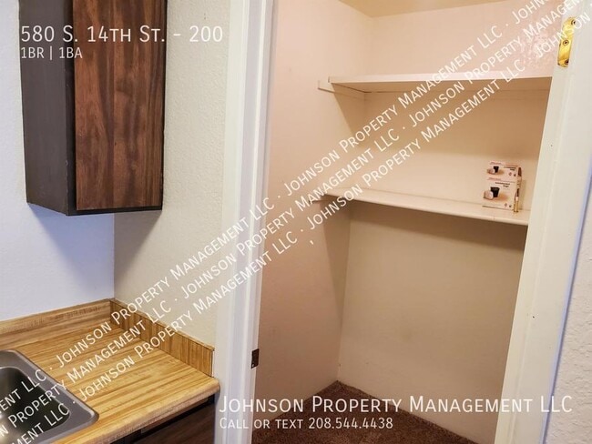 Building Photo - 580 S 14th St