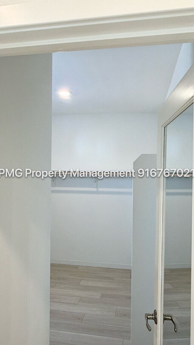 Building Photo - "Modern Rocklin Home : Spacious 3-Bedroom Home with Elegant Hardwood Accents!"