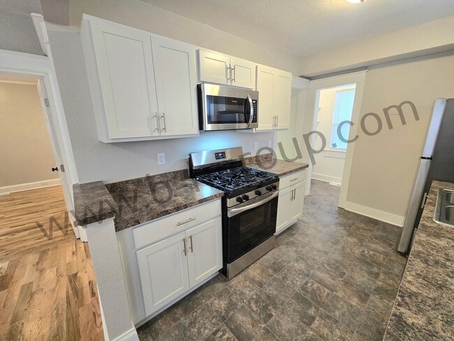 Building Photo - 2629 Roosevelt Rd