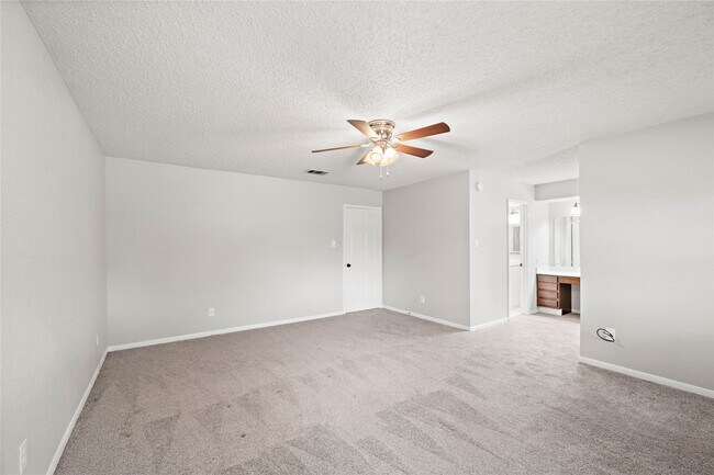 Building Photo - 14256 Misty Meadow Ln
