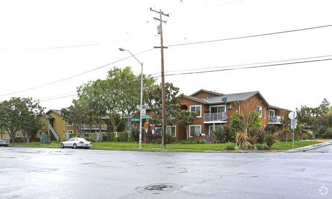 Primary Photo - Los Olivos Apartments