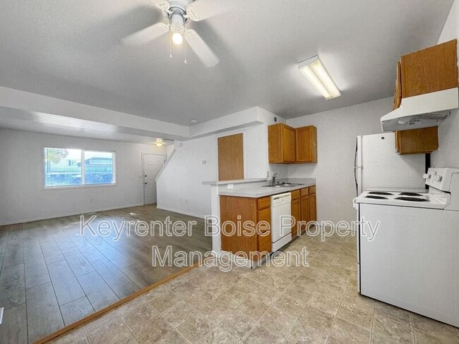 Building Photo - 254 Elbridge St E