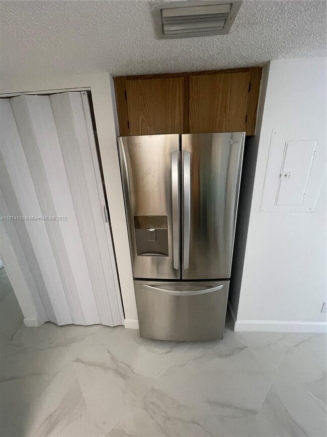 Building Photo - 9510 Seagrape Dr