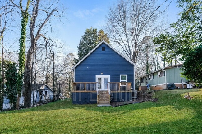 Building Photo - 1321 Bridges Ave SW