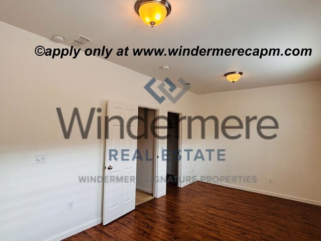 Building Photo - Bright & Stylish Entertainer's Retreat! Single story 3 bed- Plus Bonus Room!!