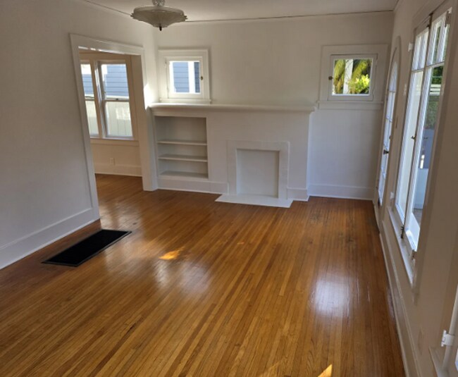 Building Photo - 124-128 Breeze Ave.-126