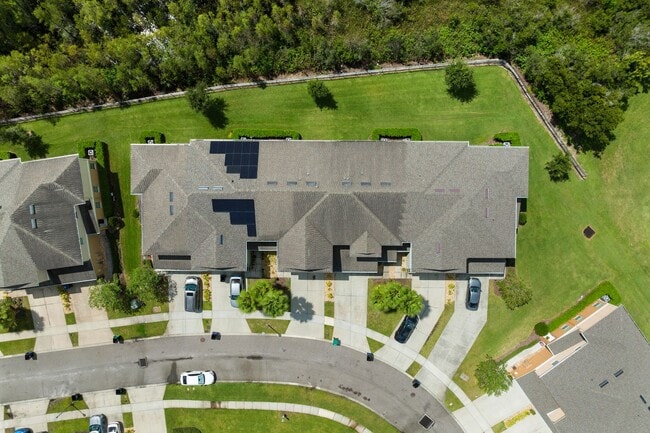 Building Photo - MOVE IN SPECIAL- 4/2.5 Town Home w/ Loft and Office in Harrington Pointe at Wyndham Lakes