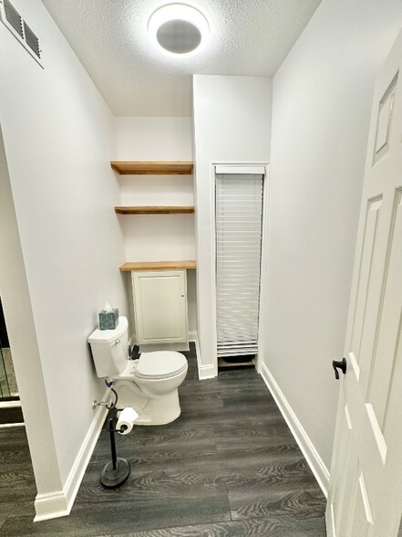 Building Photo - 10390 Ivy Hollow Dr