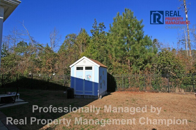 Building Photo - Spacious 4 BD/2 BA Home in Hawkeswater on the River