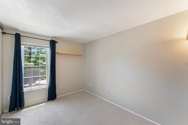 Building Photo - 6014 Martins Landing Ln