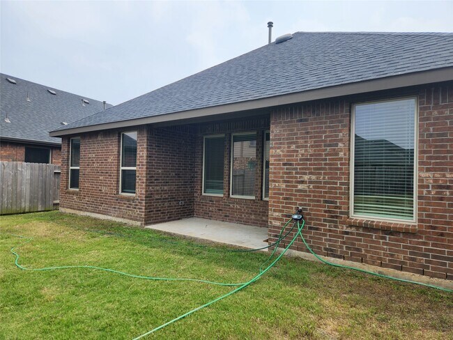 Building Photo - 8519 Golden Field Dr