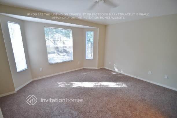 Building Photo - 8411 Quarter Horse Dr