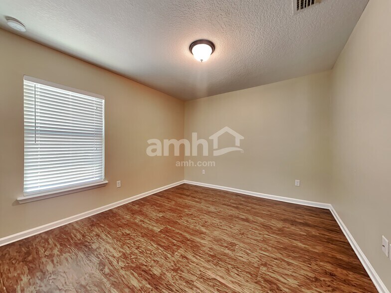 Building Photo - 86021 Aladdins Way