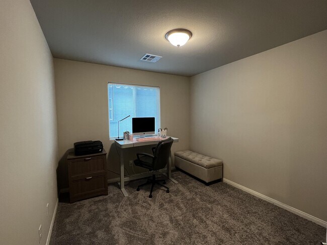 Building Photo - 5204 Sunstone Mesa Dr