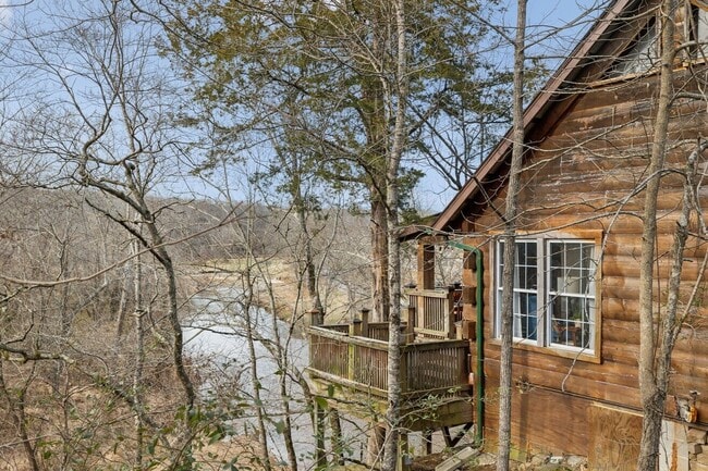 Building Photo - 6823 Piney River Road