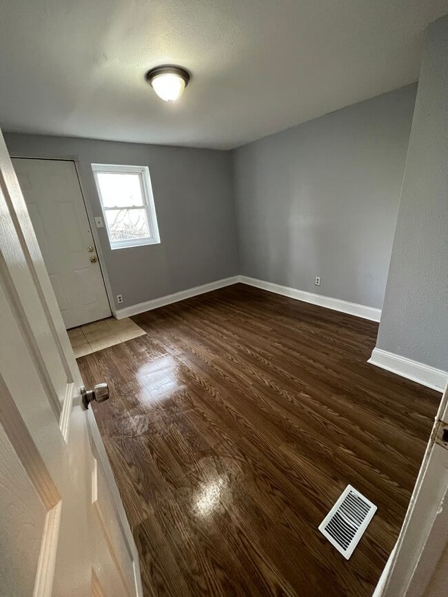 Building Photo - 4BR House Available for Rent!