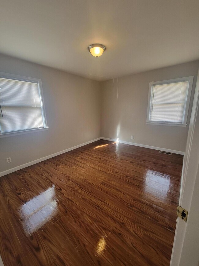 Building Photo - 1969 Fair Oaks Dr