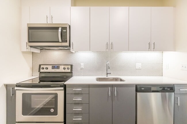 Building Photo - 2919 SE Division St