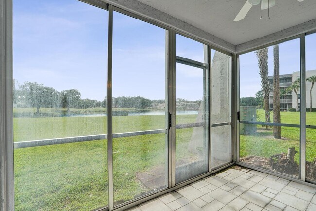 Building Photo - 9460 Poinciana Pl