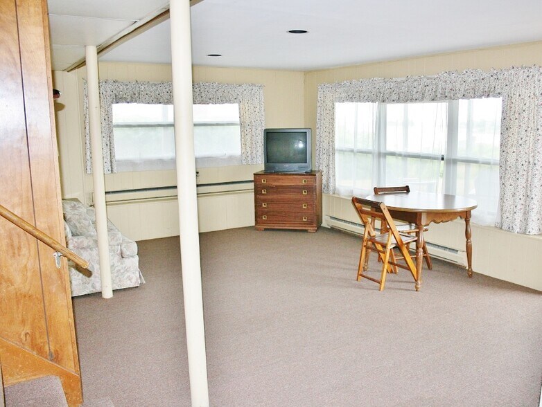 Building Photo - 652 Jerry Brown Farm Rd