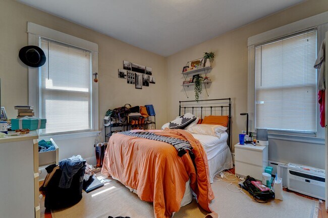 Building Photo - 816 Orange St