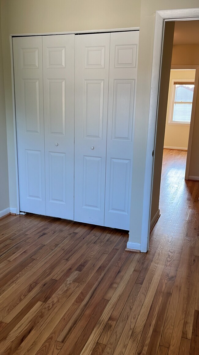 Building Photo - 2 Wimbledon Ln