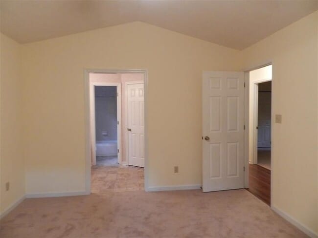 Building Photo - 3859 McFarlane Dr