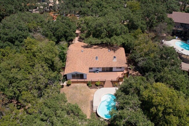 Building Photo - 10408 Double Spur Loop