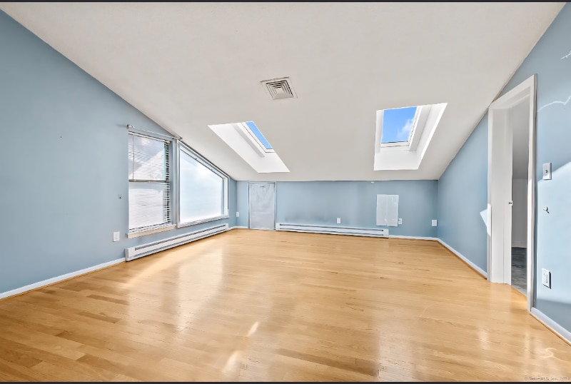 Building Photo - 140 Kane St