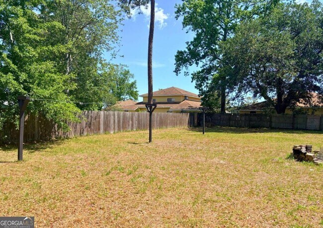 Building Photo - 142 Woodvalley Ct