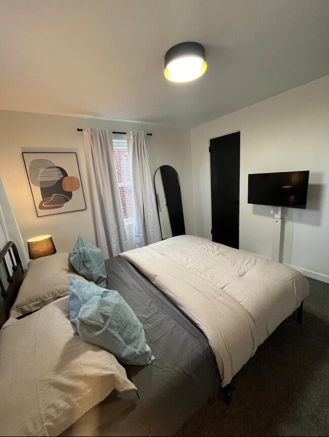 Building Photo - 6523 Jackson St